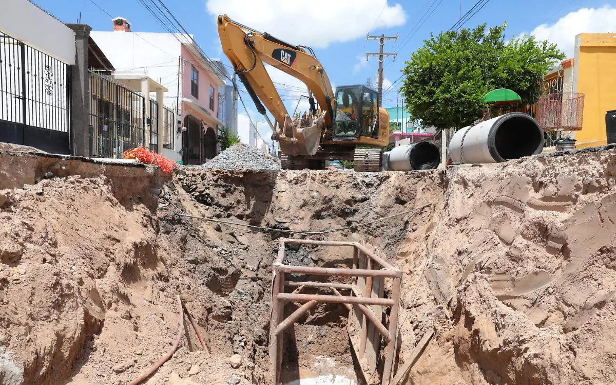 Tuberías tapadas por exceso de grasa causan socavón en Nuevo Laredo, Tamaulipas Gobierno de NLD (3)